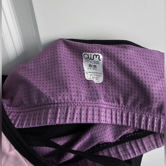 Workout top - Picture 3 of 6